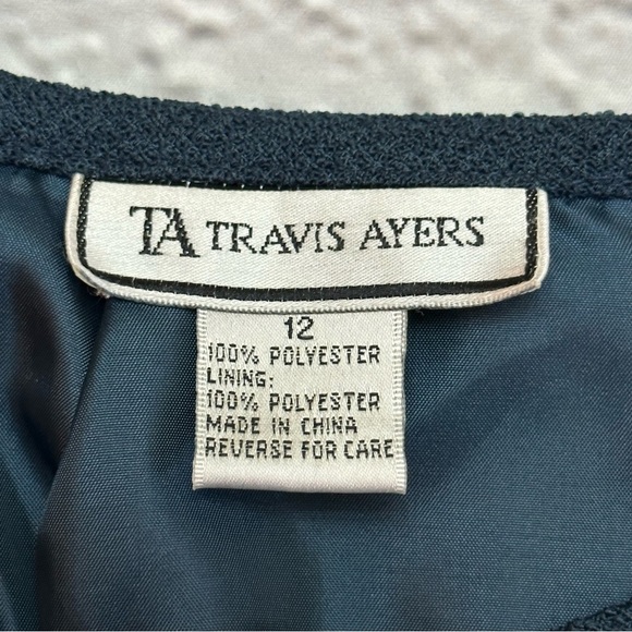 Travis Ayer’s suit set - Picture 7 of 7